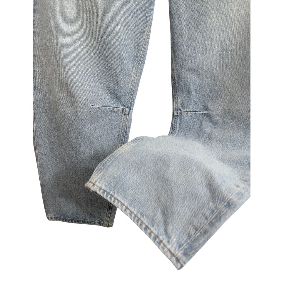 Citizens of Humanity Miro Relaxed Jean Barrel
In Gemini - Picture 6 of 13